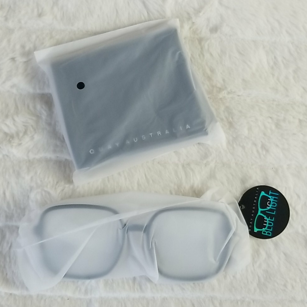 QUAY X JLO // ltd ed xl square blue light glasses - Picture 10 of 16